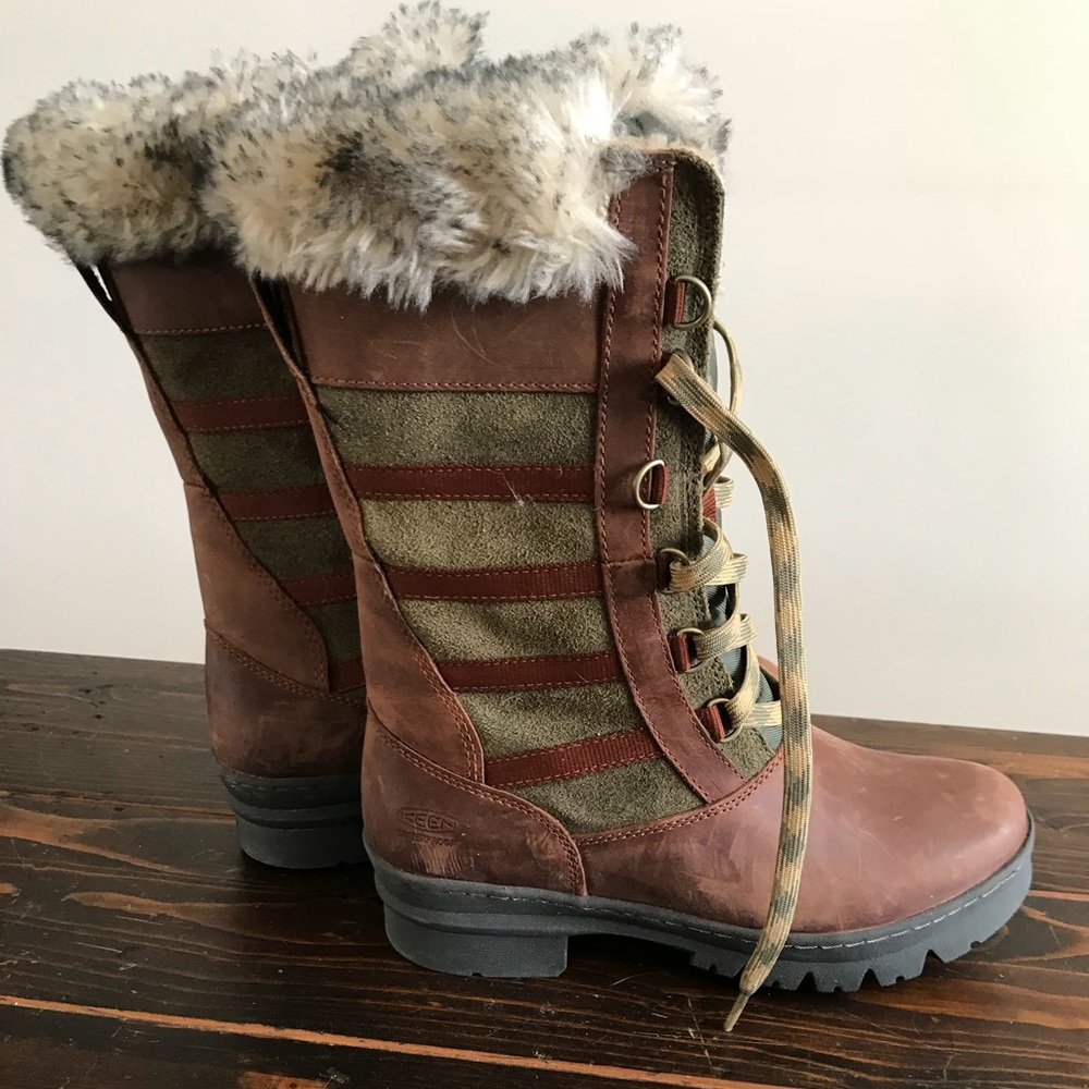 Keen tall women’s boots, size 7